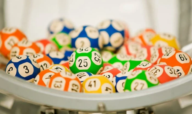 Đánh luân phiên các số trong dãy tổng 0 